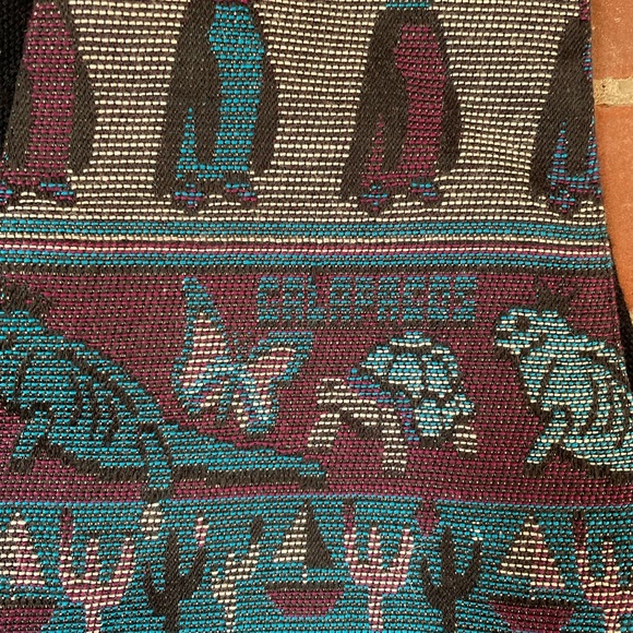 Woven Galápagos Islands vest - Picture 2 of 4